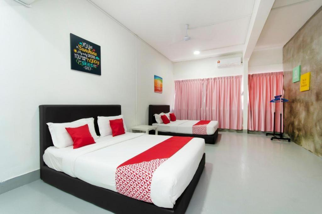 Oyo 43993 Madsuite Kota Kinabalu Exterior foto