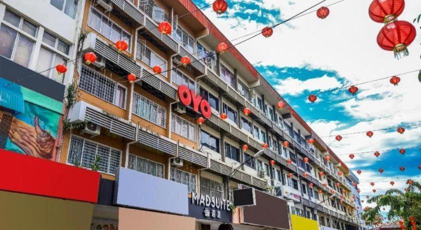 Oyo 43993 Madsuite Kota Kinabalu Exterior foto