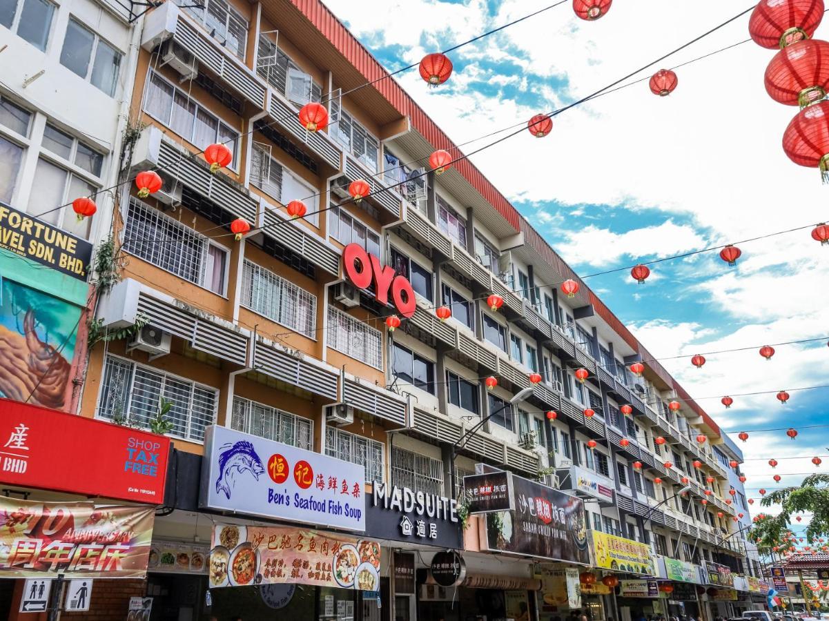 Oyo 43993 Madsuite Kota Kinabalu Exterior foto